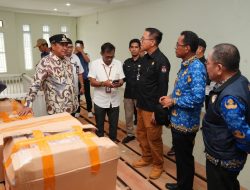 Cuaca Ekstrem, Pj Gubernur Sulsel Minta Distribusi Logistik Pemilu Dikawal dengan Baik
