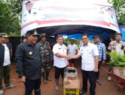 Pj Gubernur Bahtiar Serahkan Bantuan Alat Perajang Pisang untuk Kecamatan Mare