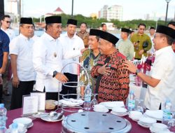 Buka Puasa Bersama di Lego-lego, Pj Gubernur Bahtiar Beri Penghargaan Sukses Pemilu Serentak Tahun 2024
