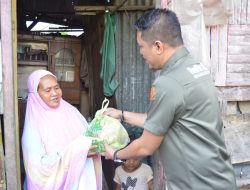 Sulsel Ramadan Berbagi Bahagia, Disbudpar Sulsel Door To Door Bagikan Bingkisan