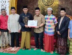 DPRD Makassar Salurkan Dana Hibah Pemkot di Masjid Besar Al Amin