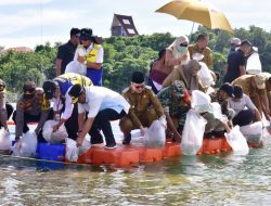 Tebar 250 Ribu Benih, Pj Gubernur Sulsel Target Wajo Jadi Pusat Ikan Air Tawar