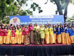 Peringatan Hardiknas Tingkat Provinsi Sulsel Bertabur Penghargaan