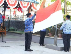 Sekcam Makassar Muh. Aril Syahbani Pimpin Upacara Peringatan HUT Kemerdekaan RI ke-79 di Kecamatan Makassar