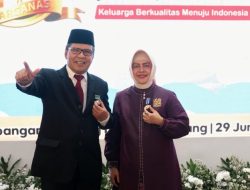 Wali Kota Makassar dan Ketua TP PKK Kota Makassar Dianugerahi Penghargaan Nasional
