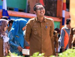 Camat Makassar Hadiri Panen Cabai Bersama Warga di Longwis Den Helder Jalan Kijang