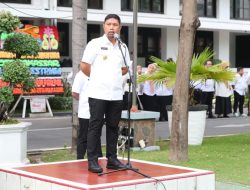 Hari Pertama Bertugas, Pjs Wali Kota Makassar Andi Arwin Azis Pimpin Apel Perdana