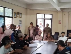 Ratusan Warga Kelurahan Bitoa Unjuk Rasa di Kantor DPRD Makassar