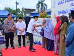 Ketua DPRD Makassar Supratman Bagikan 500 Paket Sembako ke Pemandi Jenazah