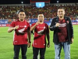 Walkot Makassar Saksikan Langsung PSM Kontra Persebaya di Stadion Gelora BJ Habibie