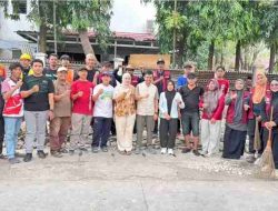 Camat Panakukang Didampingi Ketua PKK turut Hadir Bersihkan Bekas Lapak PK5 Racing Centre Di Hari Libur Nasional