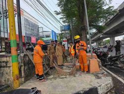 Respons Aduan Publik, Kecamatan Panakkukang Benahi Trotoar Jalan Nasional di Pettarani